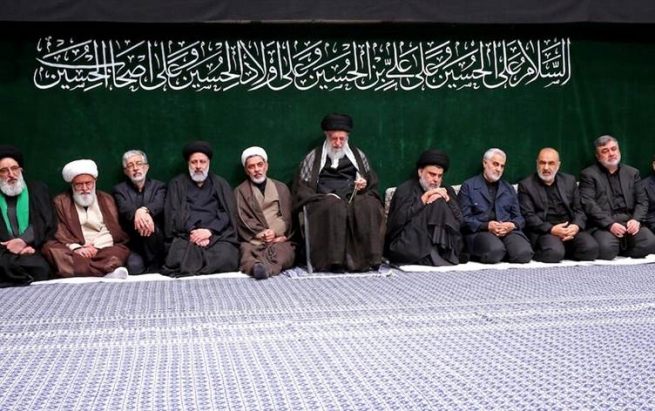 موقتەدا سەدر لەگەڵ خامنەیی بەشداری رێوڕەسمی عاشوورا دەکات